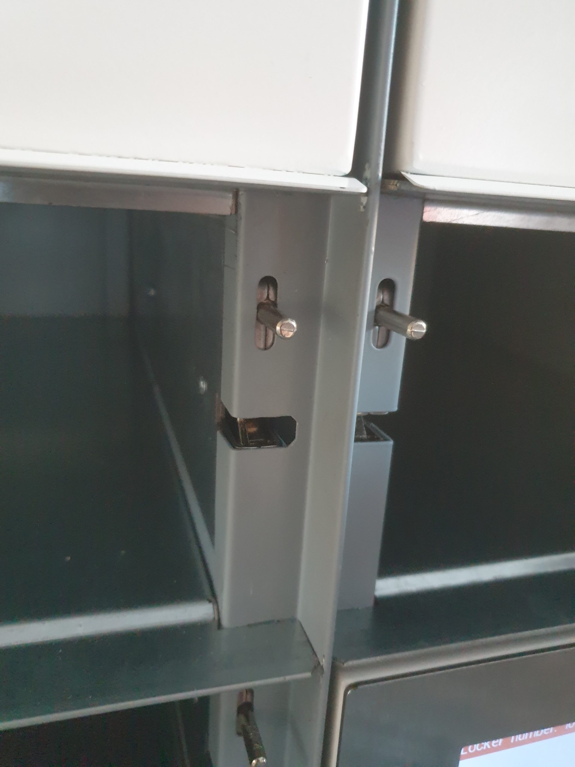 Automatic cell opening of the QSolutions POST electronic locker