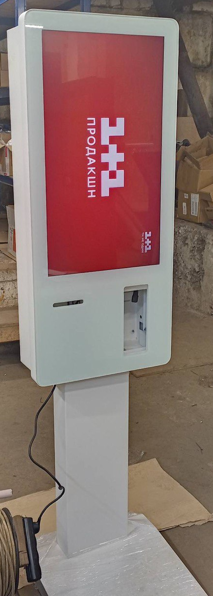 QS32 information kiosk with a 32-inch FHD screen