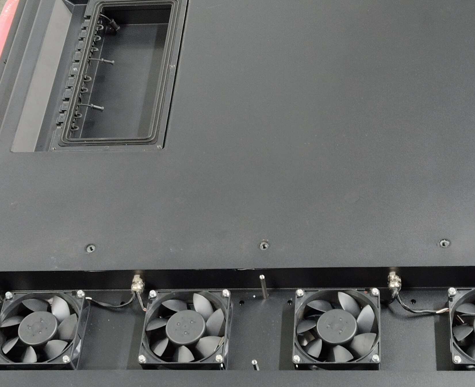 Ventilation panel with four fans