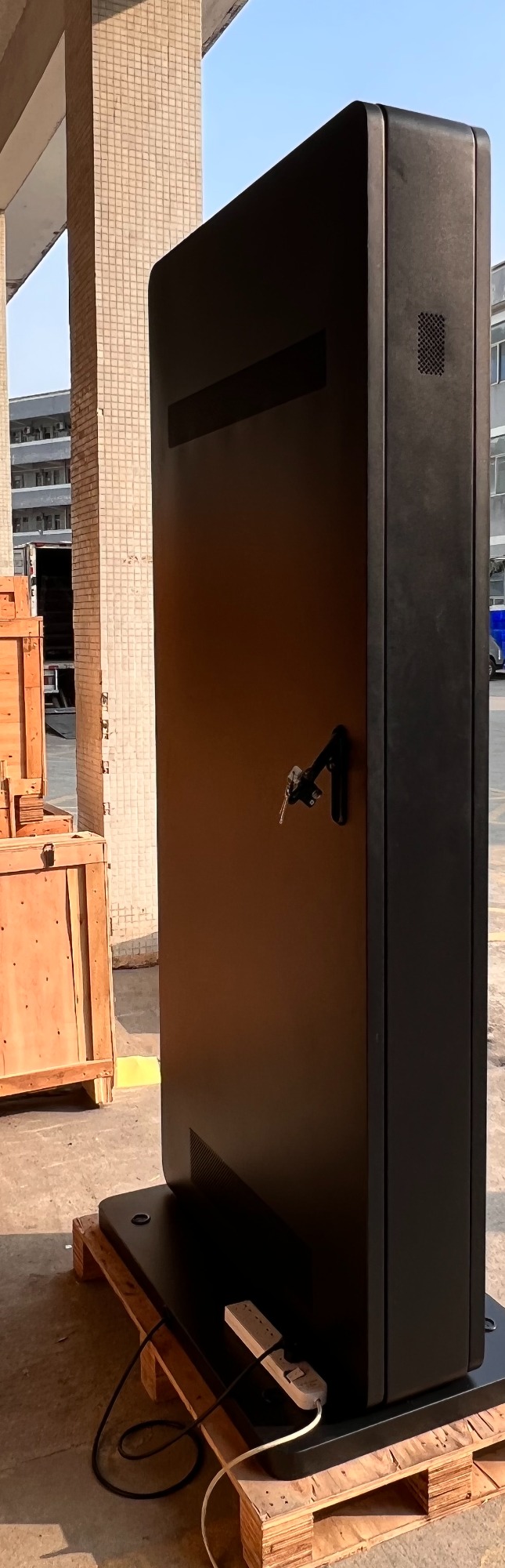 65″ Standard outdoors, full enclosure height
